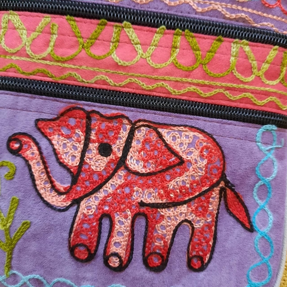 Elephant Handmade Crossbodybag - Picture 2 of 4